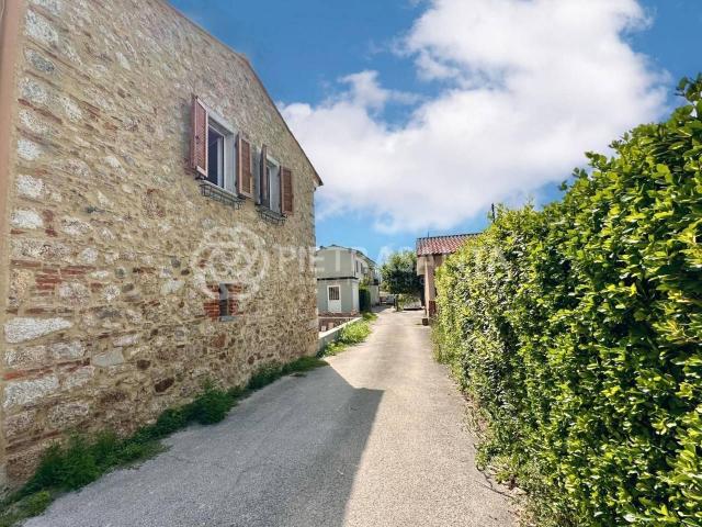 Rustico in vendita a Tonfano, Toscana