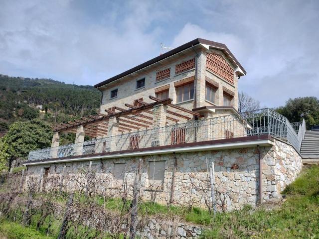 Rustico in vendita a Tonfano, Toscana