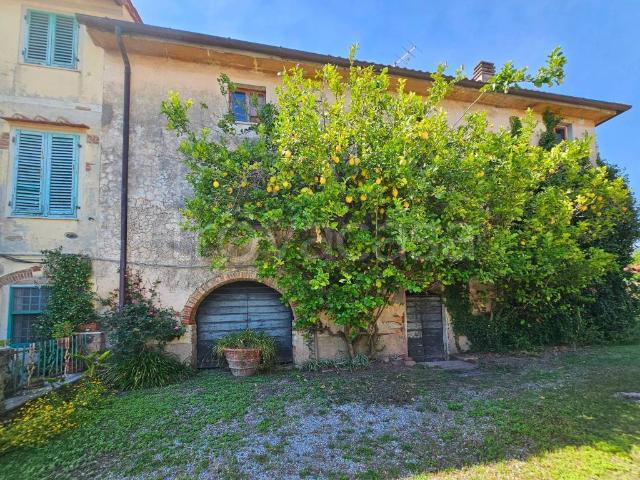 Rustico in vendita a Tonfano, Toscana