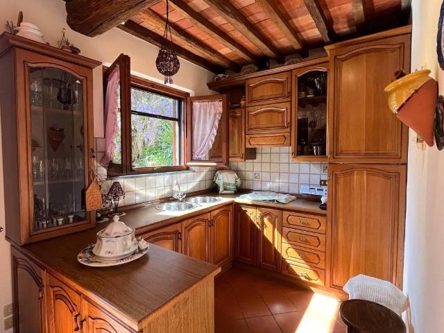 Rustico in vendita a Tonfano, Toscana