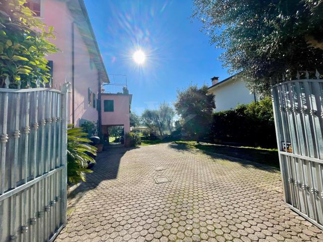 Rustico in vendita a Tonfano, Toscana