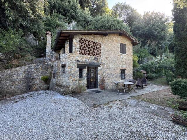 Rustico in vendita a Capriglia, Pietrasanta