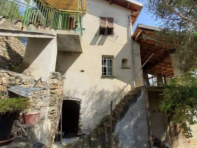 Rustico in vendita a Pieve Di Teco, Liguria