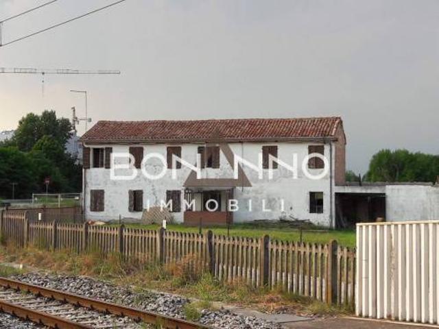 Rustico in vendita a Piombino Dese, Veneto