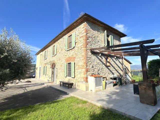 Rustico in vendita a Pistoia, Toscana