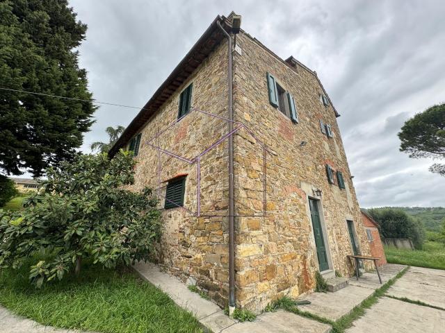 Rustico in vendita a Unione di Comuni Valdarno e Valdisieve, Pontassieve