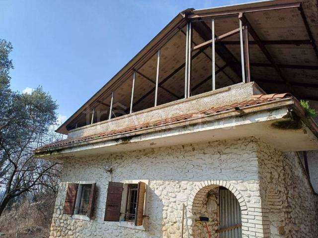 Rustico in vendita a Ponti Sul Mincio, Lombardia