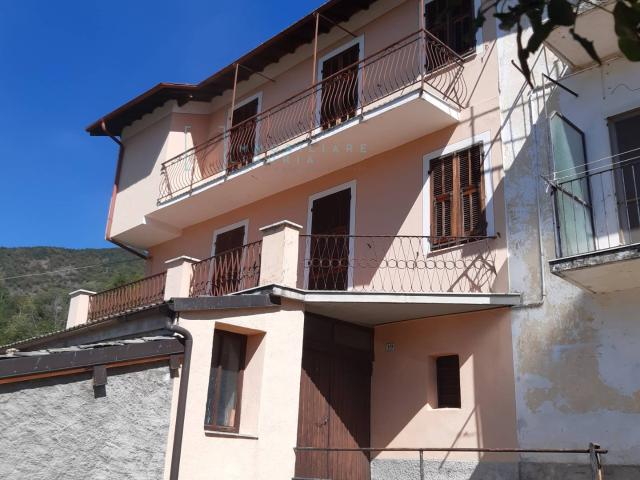 Rustico in vendita a Pornassio, Liguria