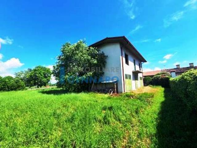 Rustico in vendita a Pozzuolo Del Friuli, Friuli-Venezia Giulia