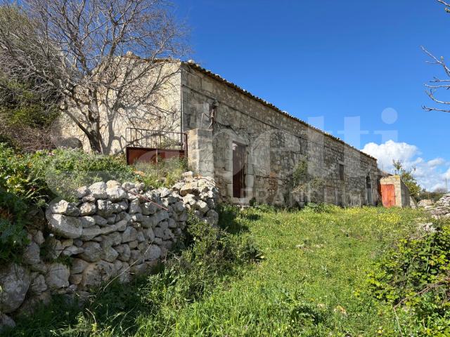 Rustico in vendita a Cento Pozzi, Ragusa