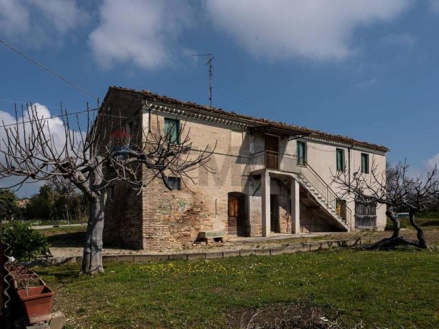 Rustico in vendita a Marche, Macerata