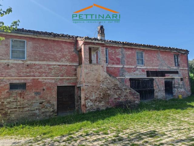 Rustico in vendita a Contrada Sant'Agostino, Marche