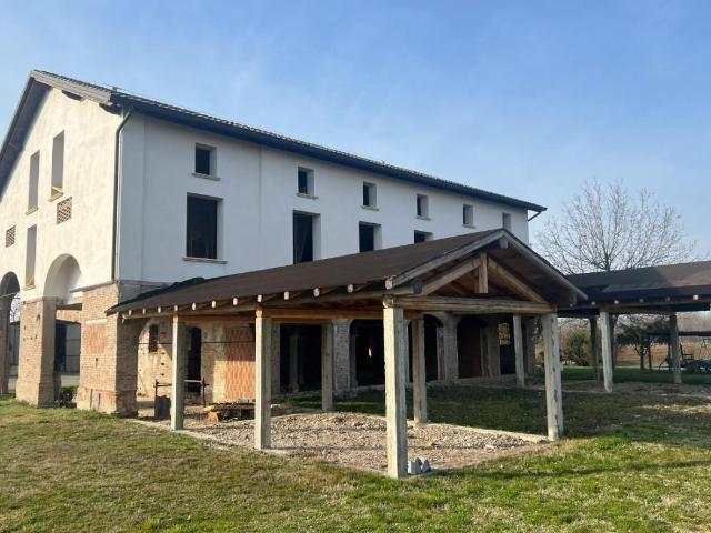Rustico in vendita a Coviolo, Re