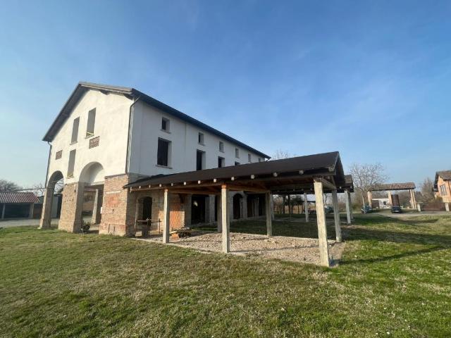 Rustico in vendita a Coviolo, Re