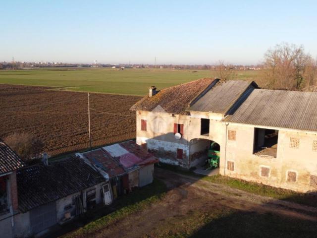 Rustico in vendita a Re, Reggio Emilia