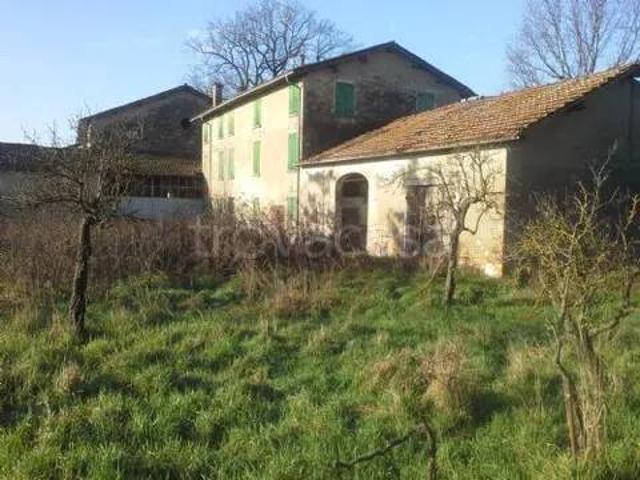 Rustico in vendita a Sesso, Re