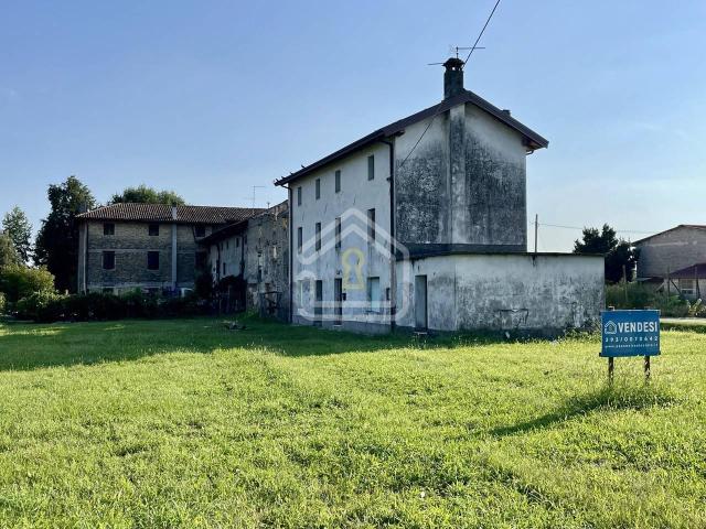 Rustico in vendita a Rivignano Teor / Rivignan Teôr, Ariis