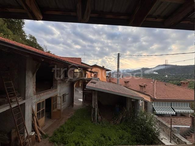 Rustico in vendita a Roccasparvera, Cuneo