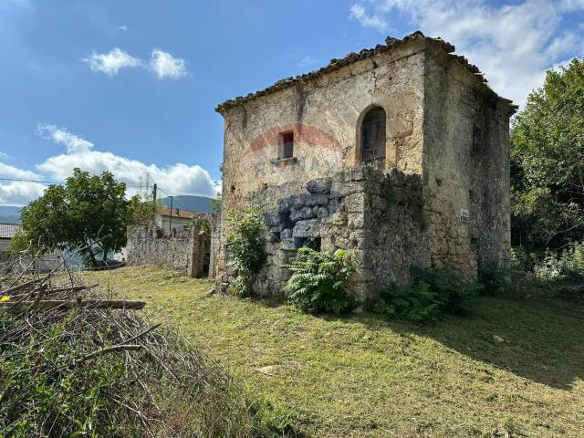 Rustico in vendita a Rocchetta A Volturno, Molise