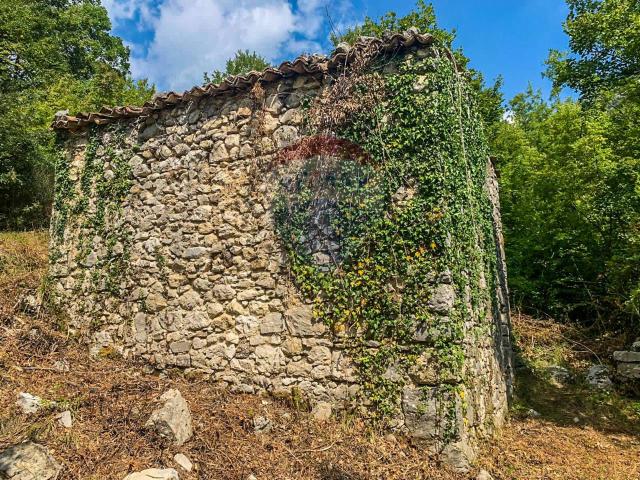 Rustico in vendita a Rocchetta A Volturno, Molise
