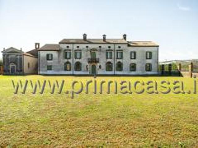 Rustico in vendita a Ronco All'adige, Veneto