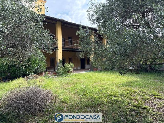 Rustico in vendita a Villaggio Famiglia, Rovato