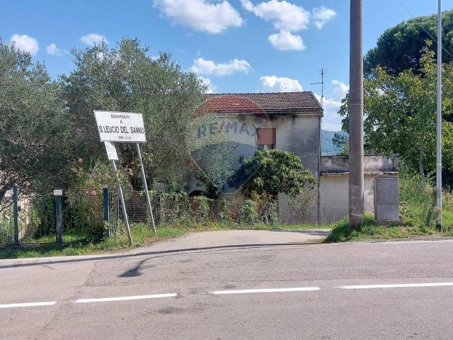 Rustico in vendita a San Leucio Del Sannio, Campania
