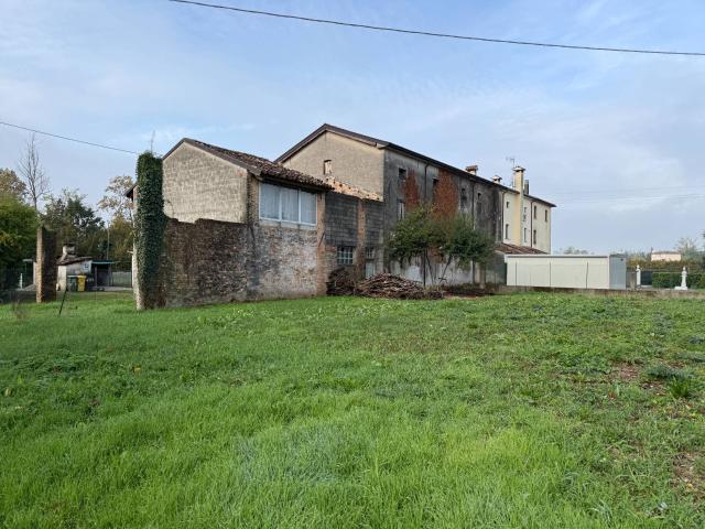 Rustico in vendita a Cosniga, San Vendemiano