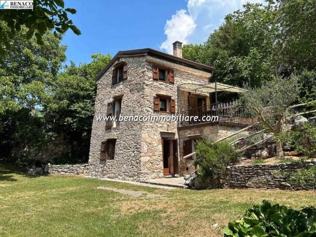 Rustico in vendita a San Zeno Di Montagna, Veneto