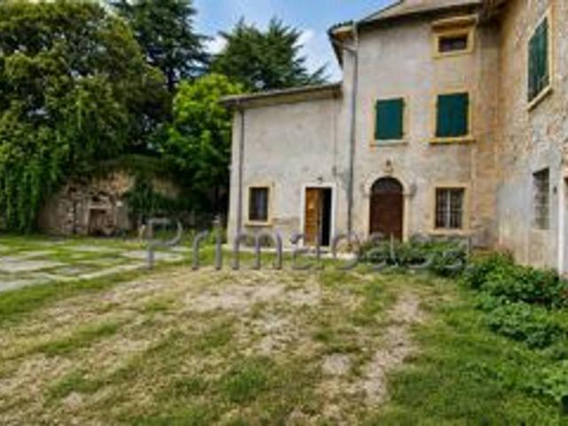 Rustico in vendita a Bure, San Pietro in Cariano