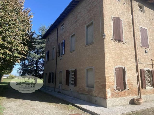 Rustico in vendita a Unione dei comuni del Distretto Ceramico, Sassuolo