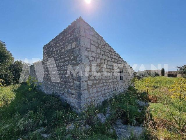 Rustico in vendita a Cava D'aliga, Sicilia