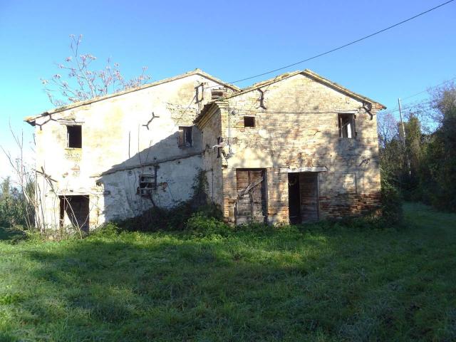 Rustico in vendita a Ciarnin, Marche