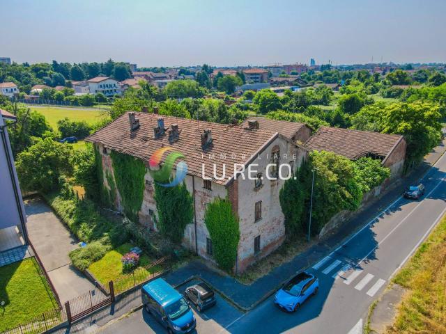 Rustico in vendita a Seregno, Lombardia