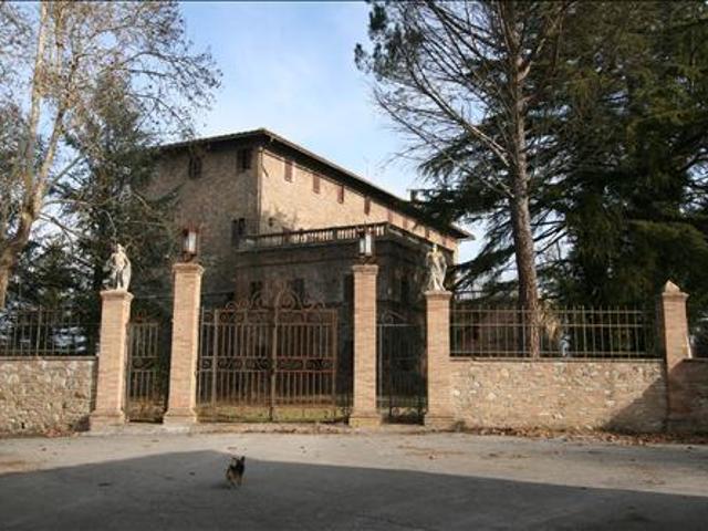 Rustico in vendita a Contrada della Selva, Siena