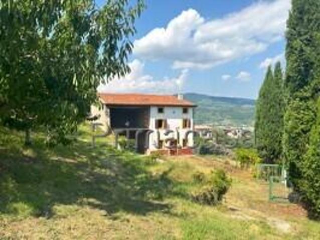 Rustico in vendita a Montecchia di Crosara, Verona