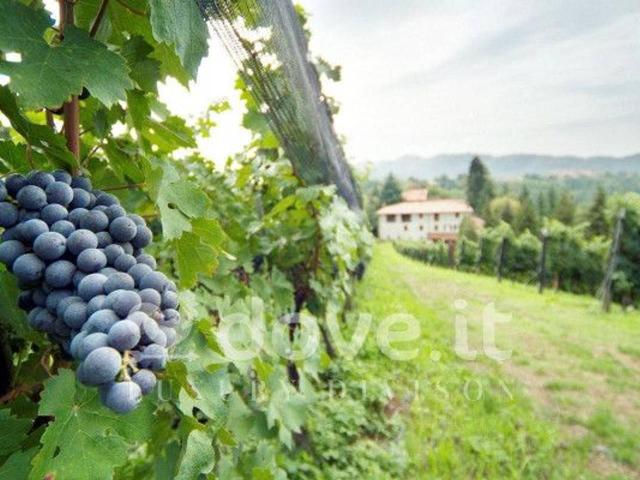 Rustico in vendita a Sorisole, Lombardia
