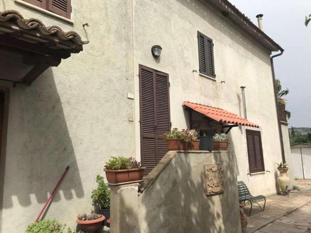 Rustico in vendita a Spello, Umbria