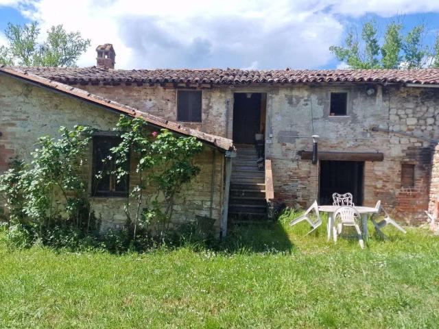 Rustico in vendita a Izzalini, Umbria