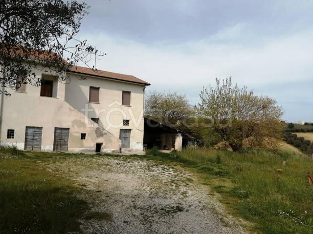 Rustico in vendita a Unione dei Comuni della Val Vibrata, Torano Nuovo