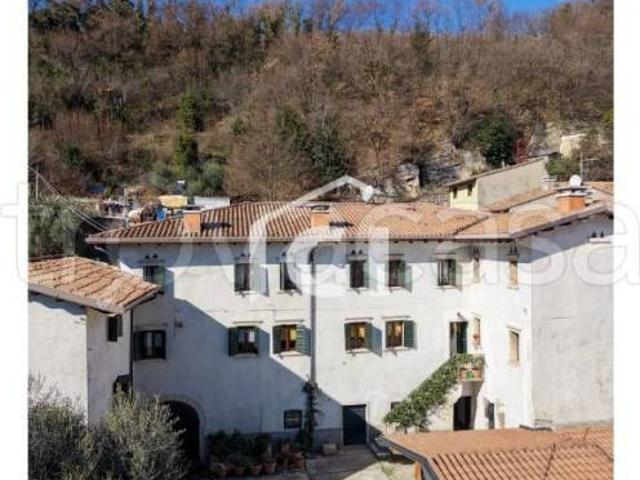 Rustico in vendita a Negrar di Valpolicella, Verona