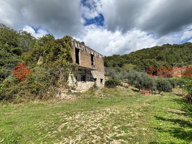 Rustico in vendita a Torre Cajetani, Lazio