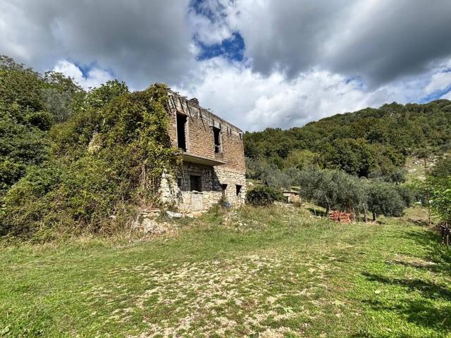 Rustico in vendita a Torre Cajetani, Lazio