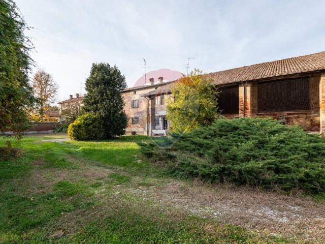 Rustico in vendita a Torre De' Picenardi, Lombardia