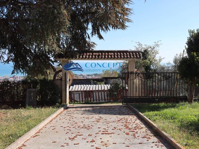 Rustico in vendita a Unione dei Comuni della Val Vibrata, Tortoreto