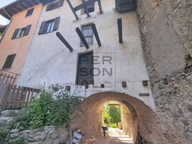 Rustico in vendita a Piazza, Terragnolo