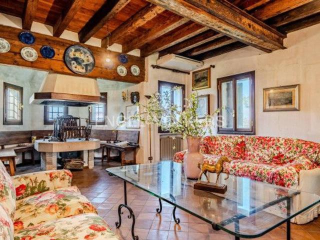 Rustico in vendita a Treviso, Veneto
