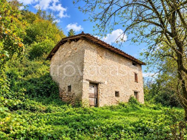 Rustico in vendita a Treviso Bresciano, Brescia