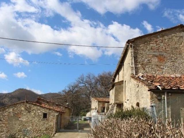 Terreno in vendita a Vaiano, Toscana
