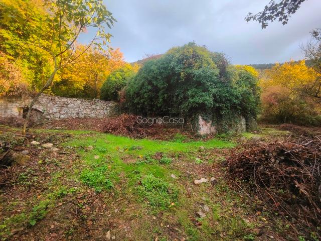 Rustico in vendita a Vaiano, Toscana